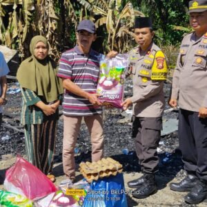 Berkolaborasi Untuk Meringankan: MOI Mukomuko dan Polres Mukomuko Bantu Korban Kebakaran