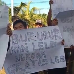 Warga dan Karang Taruna Desa Bandar Jaya Gelar Aksi Unjuk Rasa, Desak Kades Marjuni Mundur