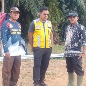 Air Sumur Bor JIAT di Talang Baru Akhirnya Mengalir, Petani Sambut Gembira