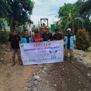 Wujud Kepedulian, PT DDP Perbaiki Akses Jalan Pendidikan di Mukomuko