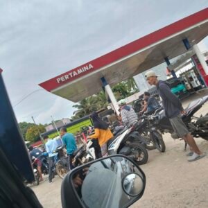Pernyataan Bupati Dinilai Kontradiktif, Pengisian BBM di Mukomuko Dibatasi