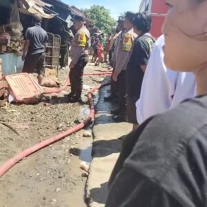 Nyaris Meluas, Kebakaran Los Santan di Pasar Pulai Payung Berhasil Dipadamkan