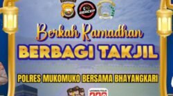 Polres Mukomuko dan Bhayangkari Rutin Berbagi Takjil, Perkuat Kedekatan dengan Masyarakat di Bulan Ramadhan