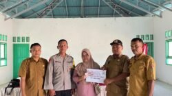 Pemdes Marga Mulya Salurkan BLT-DD Tahap III kepada 18 KPM