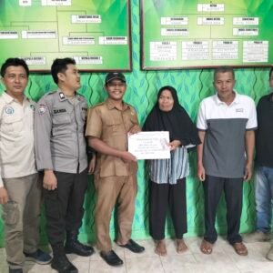 Desa Talang Baru Salurkan BLT-DD Tahap III, Delapan KPM Terima Bantuan
