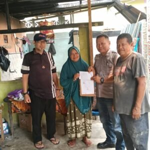 PT DDP Ipuh Salurkan Bantuan untuk Korban Kebakaran di Desa Tanjung Harapan